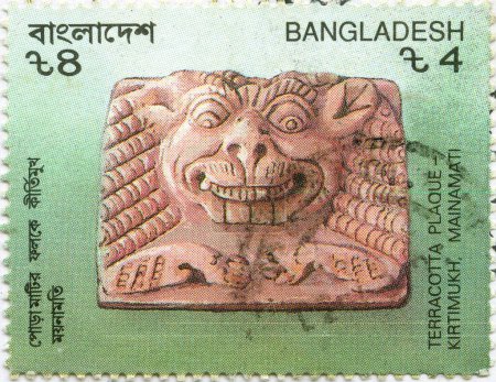 Téléchargez les photos : Plaque en terre cuite timbres postaux Kirtimukh ; Mainamati ; Bangladesh - en image libre de droit