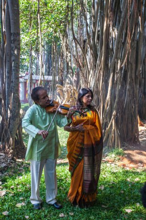 Photo for Indian violinist dr L subramaniam and Kavita Subramaniam India Asia - Royalty Free Image