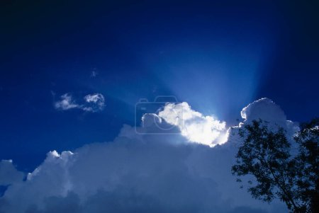 Téléchargez les photos : Paysage nuageux, Mahableshwar, maharashtra, Inde - en image libre de droit
