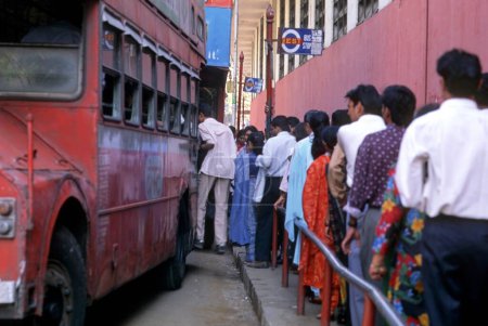 Téléchargez les photos : Bus, Arrêt de bus, Churchgate, Bombay mumbai, maharashtra, Inde - en image libre de droit