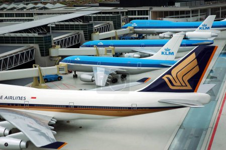 Téléchargez les photos : Miniature de l'aéroport de Schipol Avion d'Amsterdam à Madurodam, Den Hag, Pays-Bas, Hollande - en image libre de droit