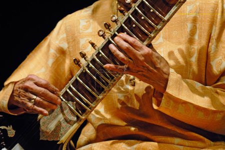 Téléchargez les photos : Pandit ravi shankar maestro de musique classique indienne, Bombay, Mumbai, Maharashtra, Inde - en image libre de droit