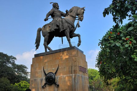 Téléchargez les photos : Statue de chhatrapati shivaji maharaj, Bombay Mumbai, Maharashtra, Inde - en image libre de droit