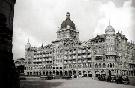 Téléchargez les photos : Vue de l'hôtel Taj Mahal ; Apollo Bunder ; Bombay Mumbai ; Maharashtra ; Inde - en image libre de droit