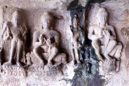 Buddha-Statue in Wand geschnitzt; Pandav Leni; Nashik; Maharashtra; Indien