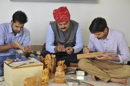 Téléchargez les photos : Mahesh jangid et mohit jangid, rohit jangid carving, jaipur, rajasthan, Asie, Inde - en image libre de droit
