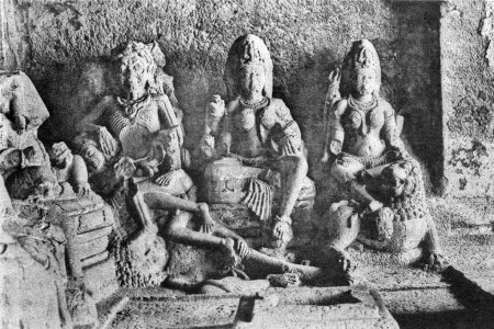 Téléchargez les photos : Sapta matrikas kala kali statue, grottes ellora, aurangabad, maharashtra, Inde, Asie - en image libre de droit