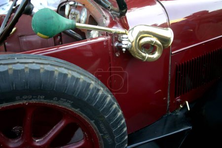 Téléchargez les photos : Salon de voiture vintage, gros plan de voiture rétro - en image libre de droit