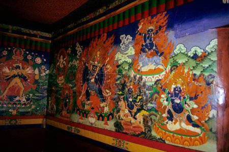 Téléchargez les photos : Peinture murale au Spituk Gompa 900 ans la tête gompa, leh, ladakh, Inde - en image libre de droit