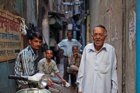 Foto de Personas en la calle, Nueva Delhi, Asia, India - Imagen libre de derechos