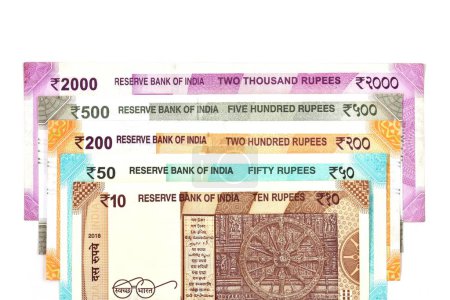 Téléchargez les photos : Nouvelle monnaie indienne de 2000, 500, 200, 50 et 10 roupies - en image libre de droit