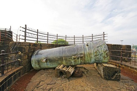 Canon au Malik-e-Maidan ; Patrimoine Bijapur fort ; Bijapur ; Karnataka ; Inde