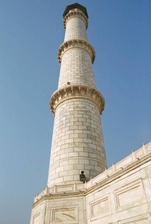Ein Minarett des Taj Mahal; Agra; Uttar Pradesh; Indien