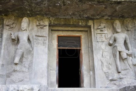 Téléchargez les photos : Entrée, grottes d'ellora, aurangabad, maharashtra, Inde, Asie - en image libre de droit