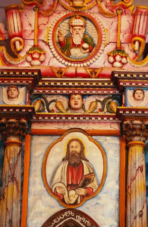 Foto de Pinturas murales en altar del norte en St. Iglesia de Marys Knanaya Valiyapally en Kottayam 1550 AD, Kerala, India - Imagen libre de derechos