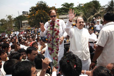 Foto de Abu Asim Azmi Presidente del Estado del Partido Samajwadi y Amar Sing Secretario General del partido Samajwadi, Bombay Mumbai, Maharashtra, India - Imagen libre de derechos