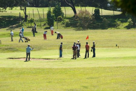 Téléchargez les photos : Kodaikanal club de golf est 6426 mètres de large ; Kodaikanal ; Tamil Nadu ; Inde - en image libre de droit