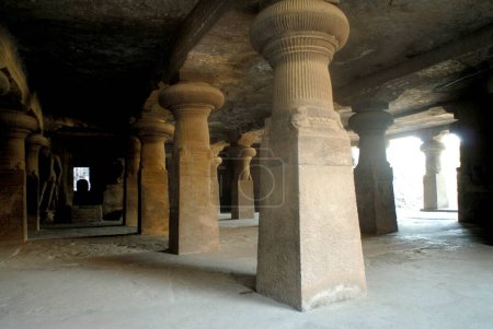 Foto de Pilares en cuevas de Elephanta; Maharashtra; India - Imagen libre de derechos
