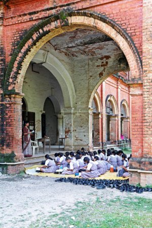 Téléchargez les photos : Government Girls Inter College open classes, Uttar Pradesh, Inde, Asie - en image libre de droit