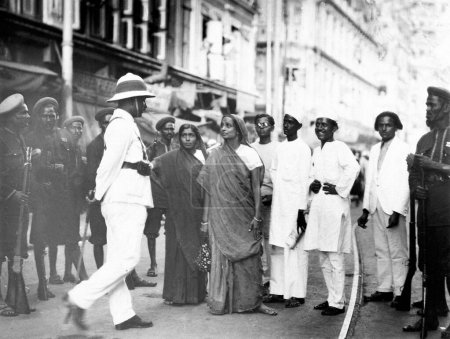 Téléchargez les photos : Manifestante pendant le mouvement Quit India 1942 - en image libre de droit