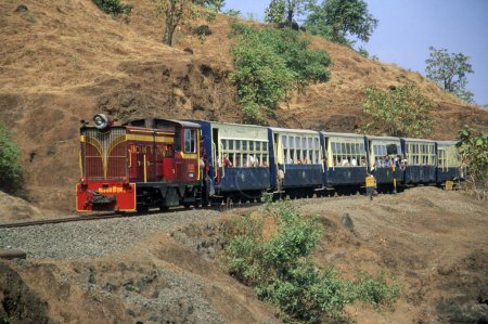 Téléchargez les photos : Trains Chemins de fer ; Toy train matheran ; maharashtra ; Inde - en image libre de droit