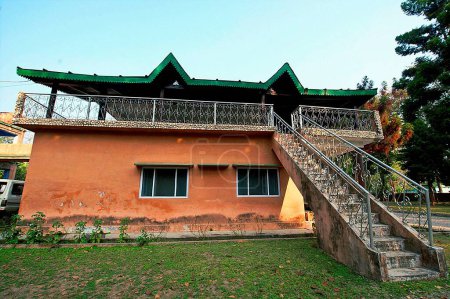 Téléchargez les photos : Forest Rest House au parc national de Chilla Rajaji Uttarakhand Inde - en image libre de droit