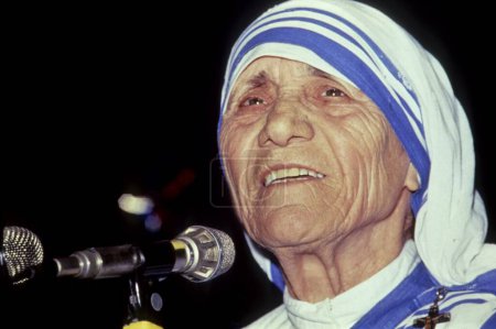Téléchargez les photos : Mère Teresa célèbre assistante sociale, Inde - en image libre de droit