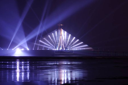 Bandra Worli sellador conocido rajiv gandhi puente espectáculo de luz láser en el día de la inauguración; Bombay Mumbai; Maharashtra; India