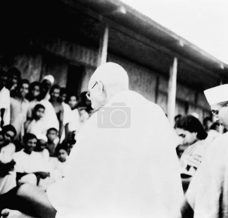 Foto de Mahatma Gandhi una reunión pública, 1945, India - Imagen libre de derechos