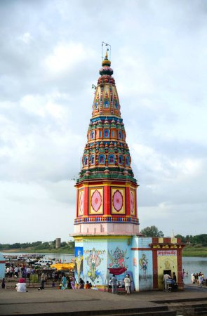 Foto de Pundalik templo a orillas del río chandrabhaga en, distrito de Pandharpur Solapur, Maharashtra, India - Imagen libre de derechos
