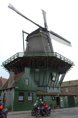 Téléchargez les photos : Moulin à vent, Amsterdam, Pays-Bas, Hollande - en image libre de droit