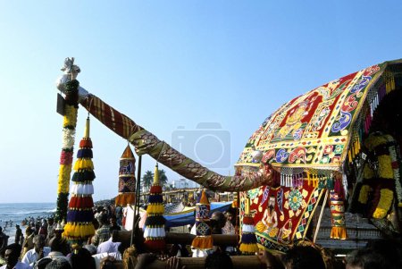 Téléchargez les photos : Festival de magma Masi à la plage de Vaithi à Pondichéry, Tamil Nadu, Inde - en image libre de droit