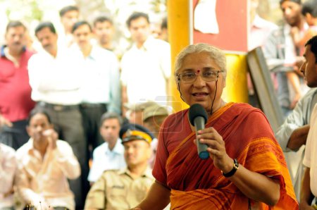 Téléchargez les photos : Medha Patkar, militante sociale du mouvement Ghar Bachao Ghar Banao Mumbai au Maharashtra Inde Asie - en image libre de droit