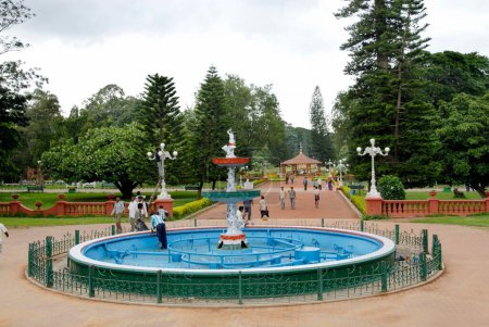 Téléchargez les photos : Lalbagh l'un des jardins botaniques les plus riches en Asie du Sud a été aménagé par Haider Ali en 1740 ; Bangalore ; Karnataka ; Inde - en image libre de droit