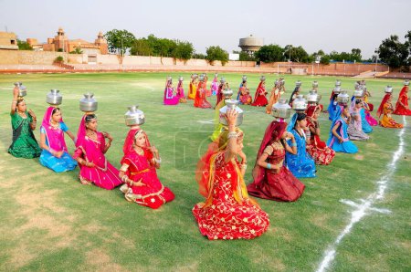 Téléchargez les photos : Danses folkloriques, Rajasthan, Inde - en image libre de droit