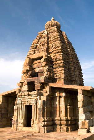 Site du patrimoine mondial de l'UNESCO ; temple Galaganatha avec gopura de style sans précédent construit en sept siècles 750 après JC à Pattadakal ; Karnataka ; Inde