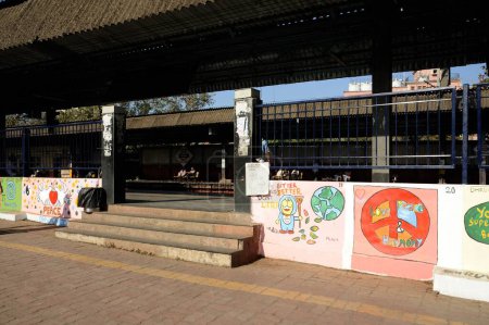 Foto de King circle railway station, mumbai, maharashtra, India, Asia - Imagen libre de derechos