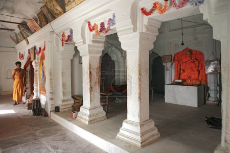 Téléchargez les photos : Temple jagdish sur une colline construite pendant la période rani durgavati au 11ème siècle ; district de Katangi ; Jabalpur ; Madhya pradesh ; Inde - en image libre de droit