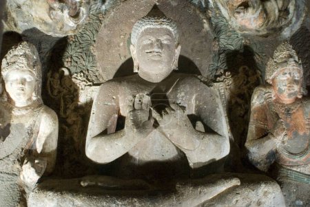 Estatua de dios Buda; Cuevas de Ajanta; Aurangabad; Maharashtra; India