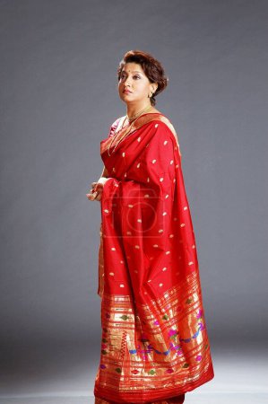 Téléchargez les photos : Femme indienne sud-asiatique Swati Chitnis (artiste leader de la scène et de la télévision bollywood) - en image libre de droit