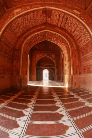 Foto de Taj mahal Séptima Maravilla del Mundo; Agra; Uttar Pradesh; India - Imagen libre de derechos
