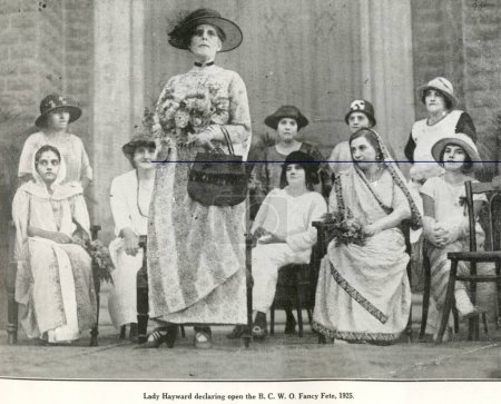 Foto de Comunidad católica Lady Harward declarando abierto B. C. W. O. Fiesta de lujo 1925, India - Imagen libre de derechos