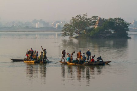 Foto de Barco dalpat sagar lake, jagdalpur, chhattisgarh, india, asia - Imagen libre de derechos