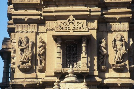 Foto de Figuras talladas en piedra en Hutheesing Jain Temple, Ahmedabad, Gujarat, India, Asia - Imagen libre de derechos