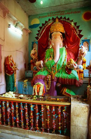 Téléchargez les photos : Temple Bada Ganesha Ganpati, Ujjain, Madhya Pradesh, Inde - en image libre de droit