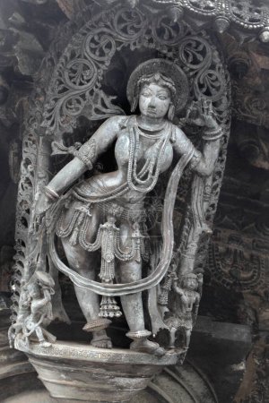 Téléchargez les photos : Statue de la danseuse au temple Channakesava, Belur, Karnataka, Inde - en image libre de droit
