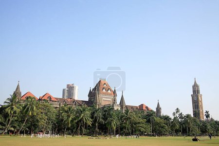 Haute Cour et Rajabai Clock Tower ; Churchgate ; Bombay Mumbai ; Maharashtra ; Inde