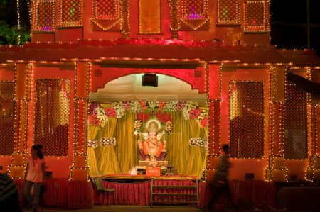Téléchargez les photos : Idol of Lord Ganesh festival Pune Maharashtra Inde Asie Sept 2011 - en image libre de droit