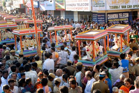 Téléchargez les photos : Festival Arupathumoovar au temple Kapaleswarar, Mylapore, Madras Chennai, Tamil Nadu, Inde - en image libre de droit