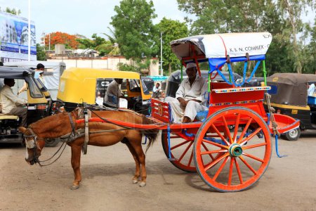 Téléchargez les photos : Chariot à cheval, gulbarga, karnataka, Inde, asie - en image libre de droit